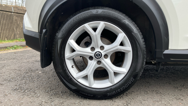 Nissan Juke 1.0 DiG-T 114 N-Connecta 5dr Petrol Hatchback